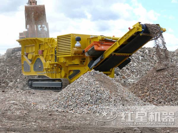 移動(dòng)大型車載碎石機(jī)現(xiàn)場(chǎng)圖