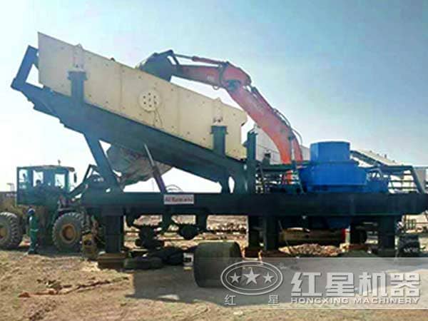 小型移動(dòng)制砂生產(chǎn)機(jī)作業(yè)現(xiàn)場(chǎng)